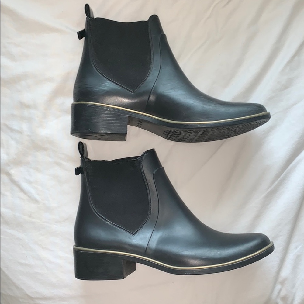 Kate Spade black Chelsea rain boots!
